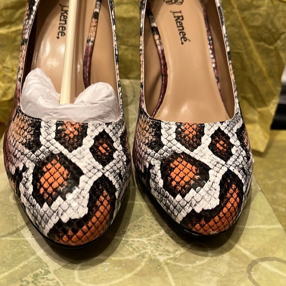 shoes - Picture 3 of 8